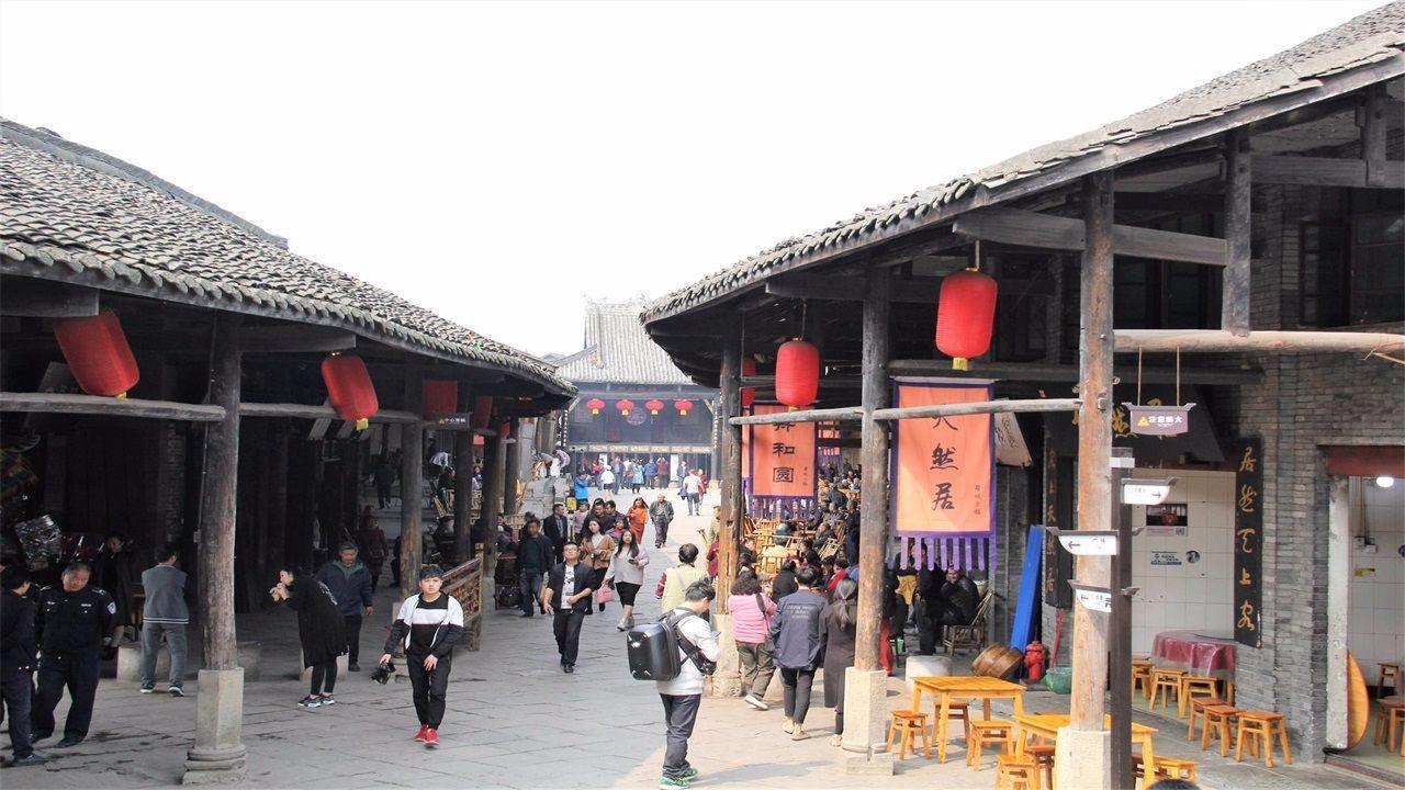 陈东升传奇打造三家行业翘楚跻身世界500强 陈奕伦掌舵千亿基金或接管泰康航母