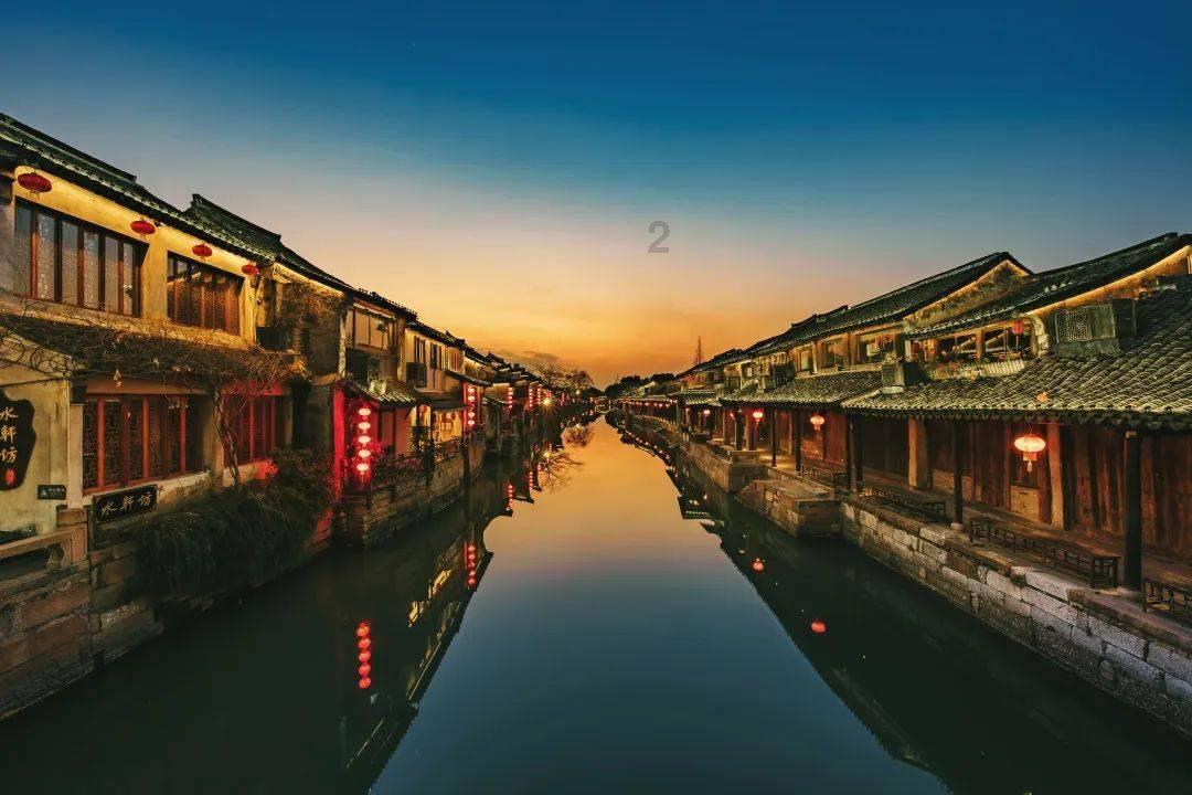 逃离空旷大街